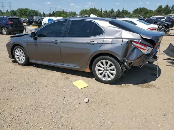 4T1B11HK7JU054502 2018 TOYOTA CAMRY - Image 2