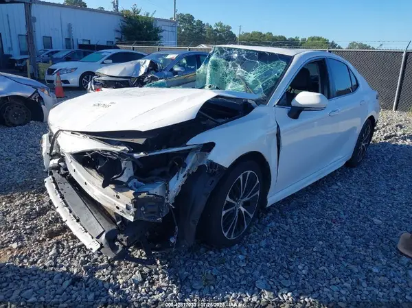 4T1B11HK7JU054791 2018 TOYOTA CAMRY - Image 2