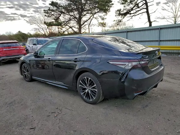 4T1B11HK7JU055892 2018 TOYOTA CAMRY - Image 2