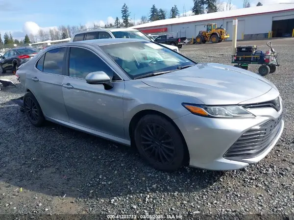 4T1B11HK7JU057089 2018 TOYOTA CAMRY - Image 1