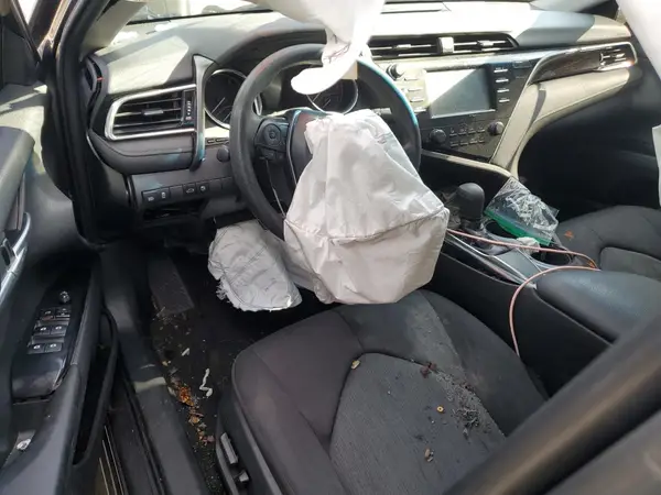 4T1B11HK7JU057660 2018 TOYOTA CAMRY - Image 8