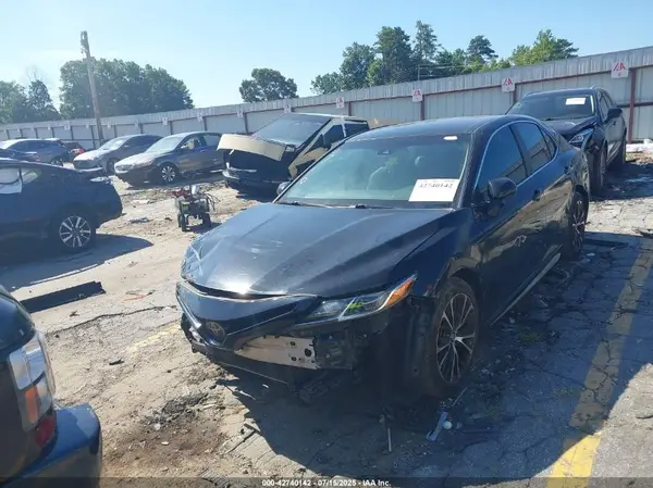 4T1B11HK7JU060719 2018 TOYOTA CAMRY - Image 2