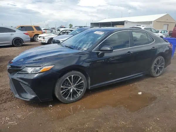 4T1B11HK7JU062048 2018 TOYOTA CAMRY - Image 1