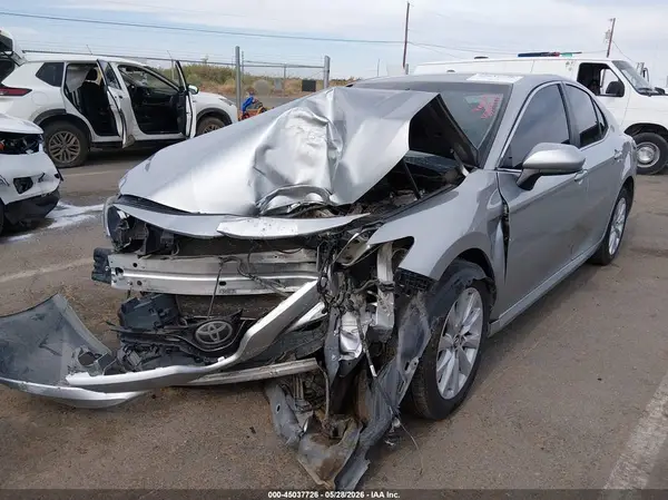 4T1B11HK7JU063491 2018 TOYOTA CAMRY - Image 2