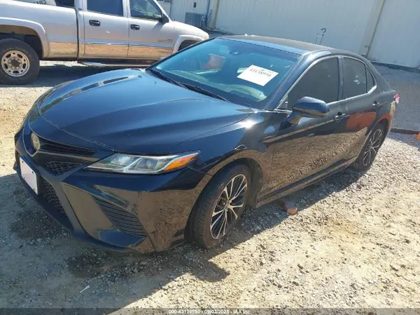 4T1B11HK7JU064530 2018 TOYOTA CAMRY - Image 2
