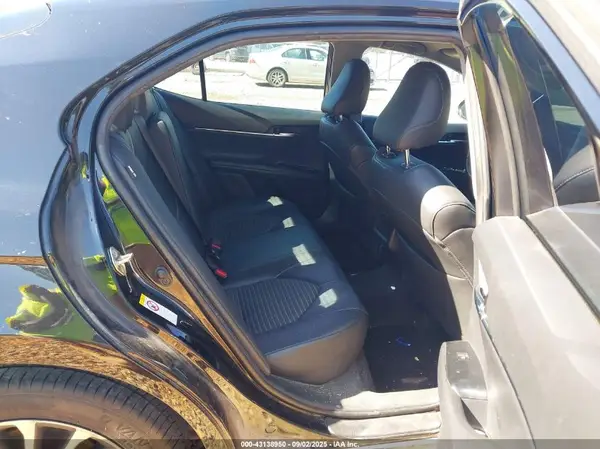 4T1B11HK7JU064530 2018 TOYOTA CAMRY - Image 8