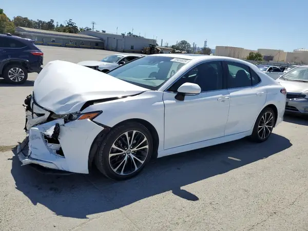 4T1B11HK7JU065872 2018 TOYOTA CAMRY - Image 1