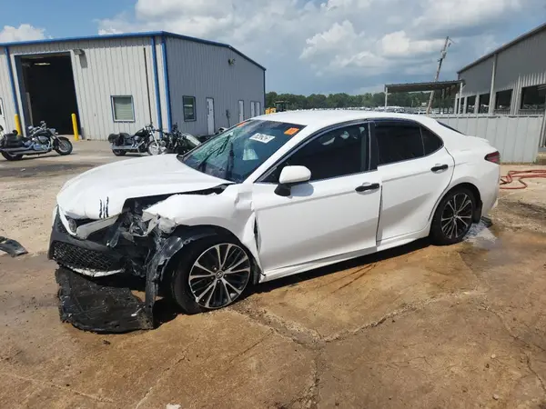 4T1B11HK7JU066245 2018 TOYOTA CAMRY - Image 1