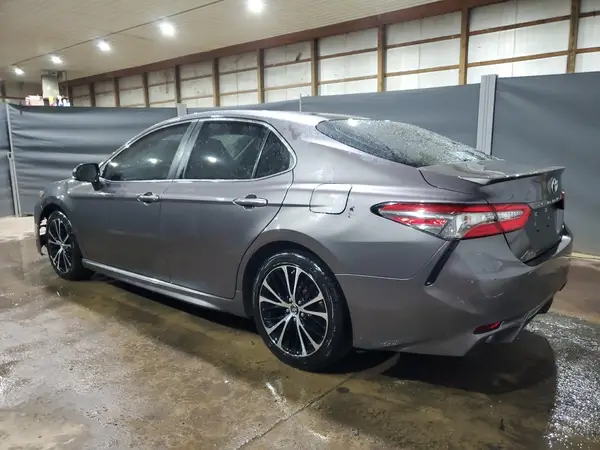 4T1B11HK7JU066617 2018 TOYOTA CAMRY - Image 2