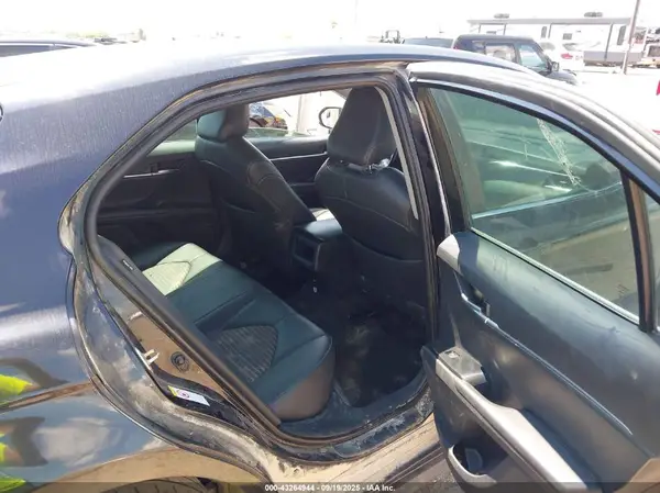 4T1B11HK7JU066729 2018 TOYOTA CAMRY - Image 8