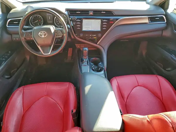 4T1B11HK7JU067864 2018 TOYOTA CAMRY - Image 8