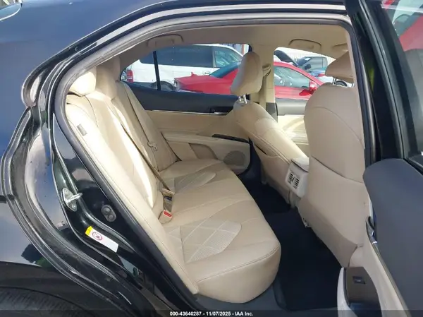 4T1B11HK7JU071624 2018 TOYOTA CAMRY - Image 8
