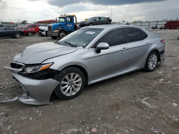 4T1B11HK7JU074300 2018 TOYOTA CAMRY - Image 1