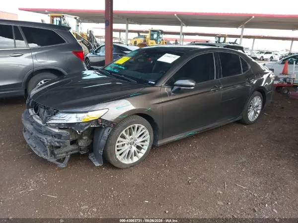 4T1B11HK7JU074569 2018 TOYOTA CAMRY - Image 2