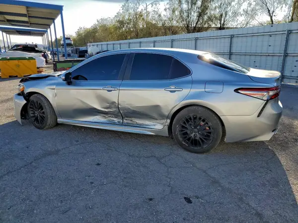 4T1B11HK7JU076063 2018 TOYOTA CAMRY - Image 2