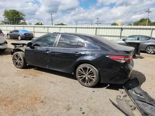 4T1B11HK7JU076970 2018 TOYOTA CAMRY - Image 2