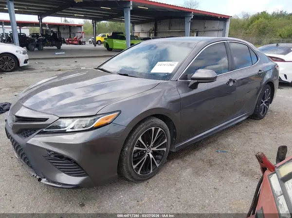 4T1B11HK7JU077536 2018 TOYOTA CAMRY - Image 2