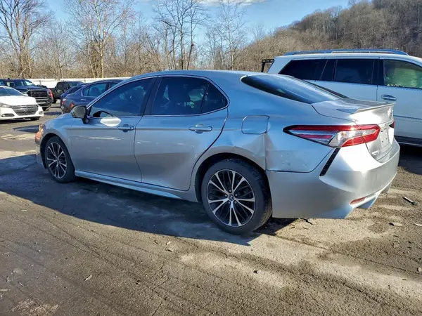 4T1B11HK7JU078976 2018 TOYOTA CAMRY - Image 2