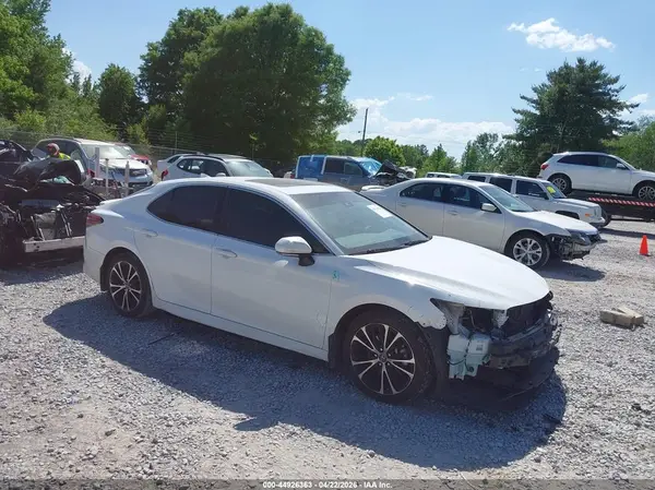 4T1B11HK7JU081330 2018 TOYOTA CAMRY - Image 1
