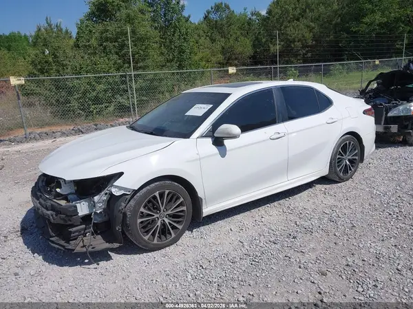 4T1B11HK7JU081330 2018 TOYOTA CAMRY - Image 2