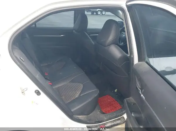 4T1B11HK7JU081764 2018 TOYOTA CAMRY - Image 8