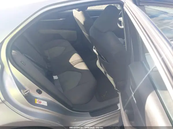4T1B11HK7JU084101 2018 TOYOTA CAMRY - Image 8