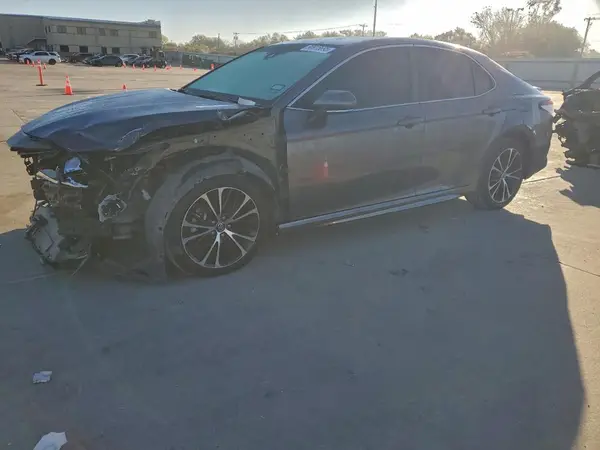 4T1B11HK7JU085538 2018 TOYOTA CAMRY - Image 1