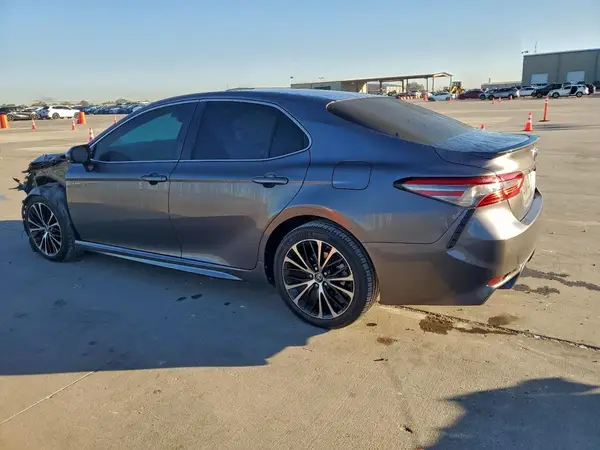 4T1B11HK7JU085538 2018 TOYOTA CAMRY - Image 2