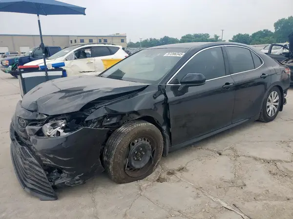 4T1B11HK7JU086057 2018 TOYOTA CAMRY - Image 1