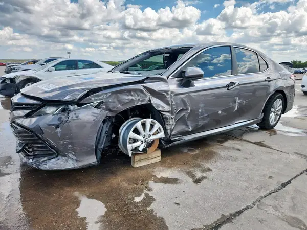 4T1B11HK7JU086253 2018 TOYOTA CAMRY - Image 1