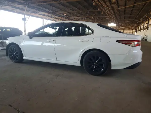 4T1B11HK7JU086415 2018 TOYOTA CAMRY - Image 2