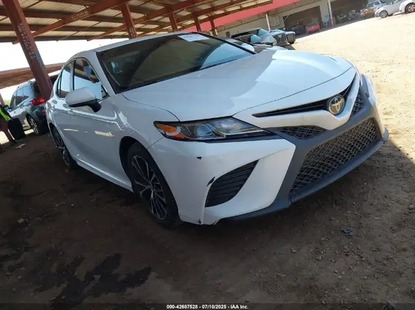 4T1B11HK7JU086995 2018 TOYOTA CAMRY - Image 1