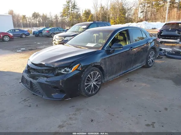 4T1B11HK7JU088343 2018 TOYOTA CAMRY - Image 2