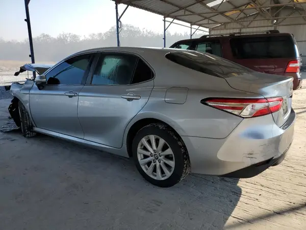 4T1B11HK7JU090173 2018 TOYOTA CAMRY - Image 2