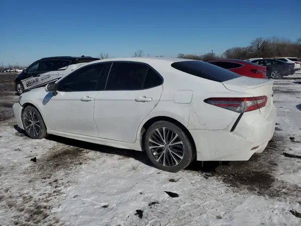 4T1B11HK7JU090934 2018 TOYOTA CAMRY - Image 2
