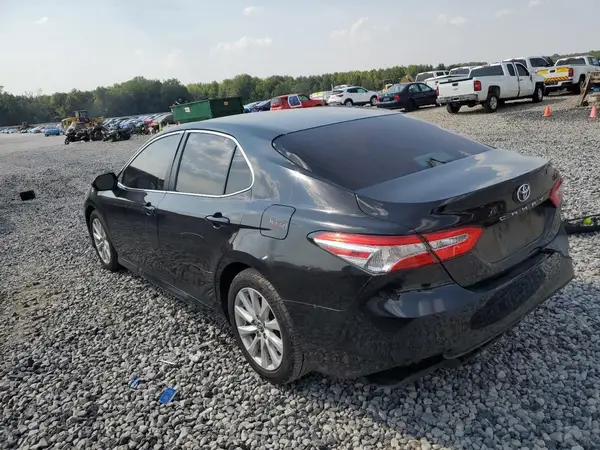 4T1B11HK7JU091386 2018 TOYOTA CAMRY - Image 2