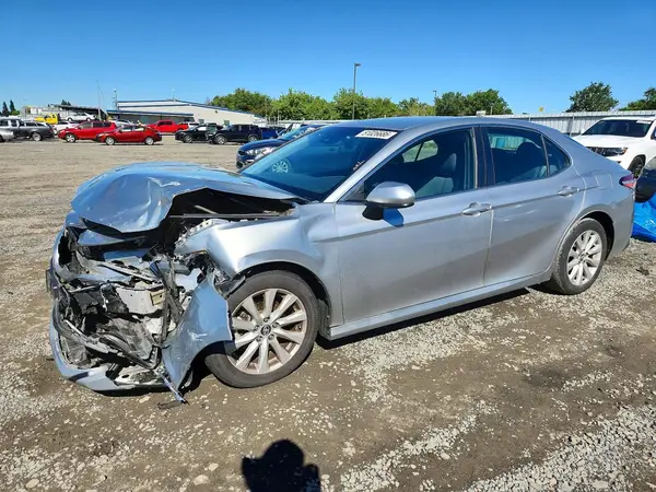 4T1B11HK7JU091775 2018 TOYOTA CAMRY - Image 1
