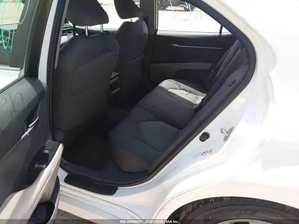 4T1B11HK7JU091842 2018 TOYOTA CAMRY - Image 8