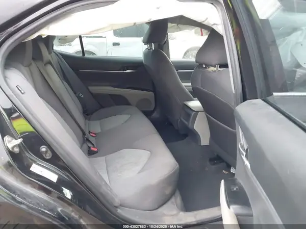 4T1B11HK7JU094272 2018 TOYOTA CAMRY - Image 8