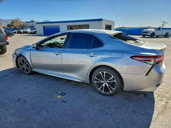 4T1B11HK7JU094871 2018 TOYOTA CAMRY - Image 2