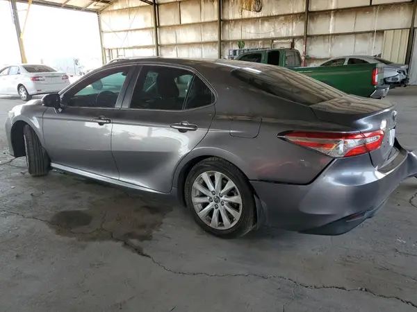 4T1B11HK7JU096569 2018 TOYOTA CAMRY - Image 2