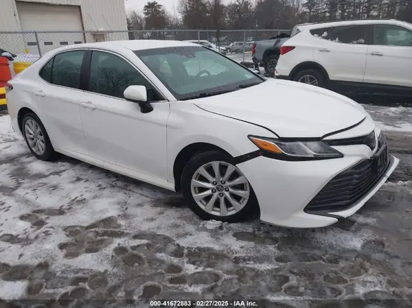 4T1B11HK7JU097382 2018 TOYOTA CAMRY - Image 1
