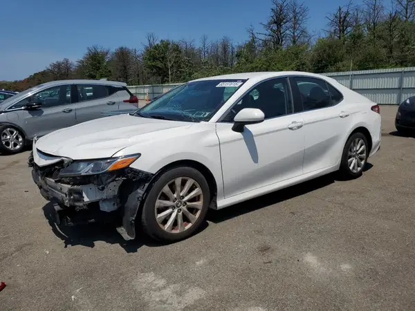 4T1B11HK7JU098161 2018 TOYOTA CAMRY - Image 1