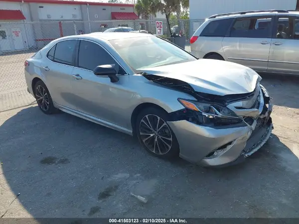 4T1B11HK7JU099875 2018 TOYOTA CAMRY - Image 1