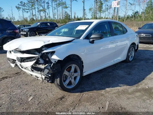 4T1B11HK7JU100569 2018 TOYOTA CAMRY - Image 2