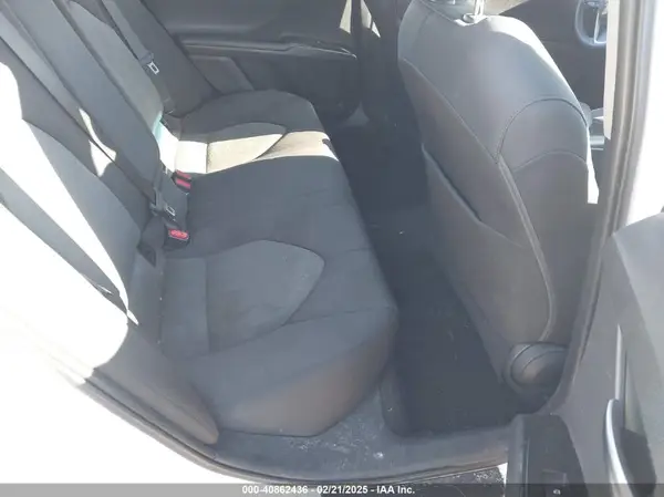 4T1B11HK7JU100569 2018 TOYOTA CAMRY - Image 8