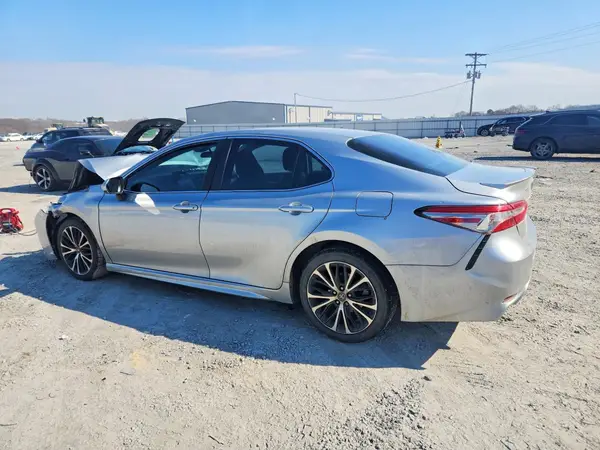 4T1B11HK7JU102080 2018 TOYOTA CAMRY - Image 2