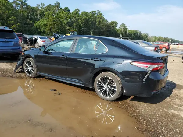 4T1B11HK7JU104721 2018 TOYOTA CAMRY - Image 2