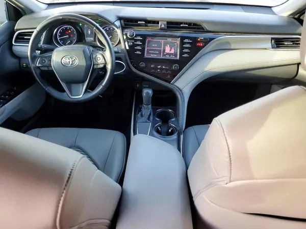 4T1B11HK7JU106923 2018 TOYOTA CAMRY - Image 8