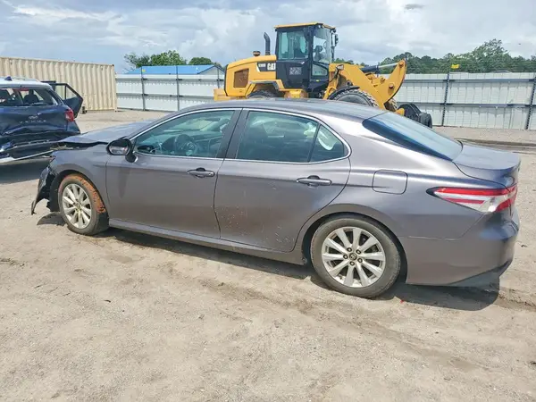 4T1B11HK7JU109661 2018 TOYOTA CAMRY - Image 2